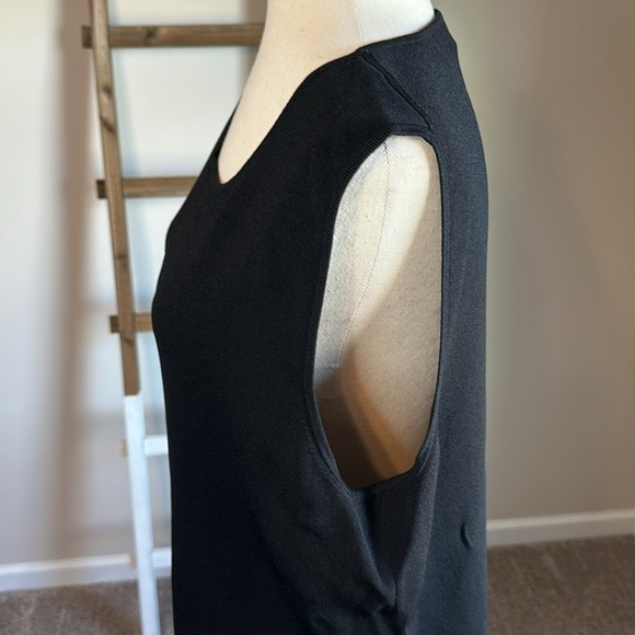 Cable & Gauge Sleeveless Top in Black Size 2X- See Measurements Runs Small GUC - Picture 13 of 17